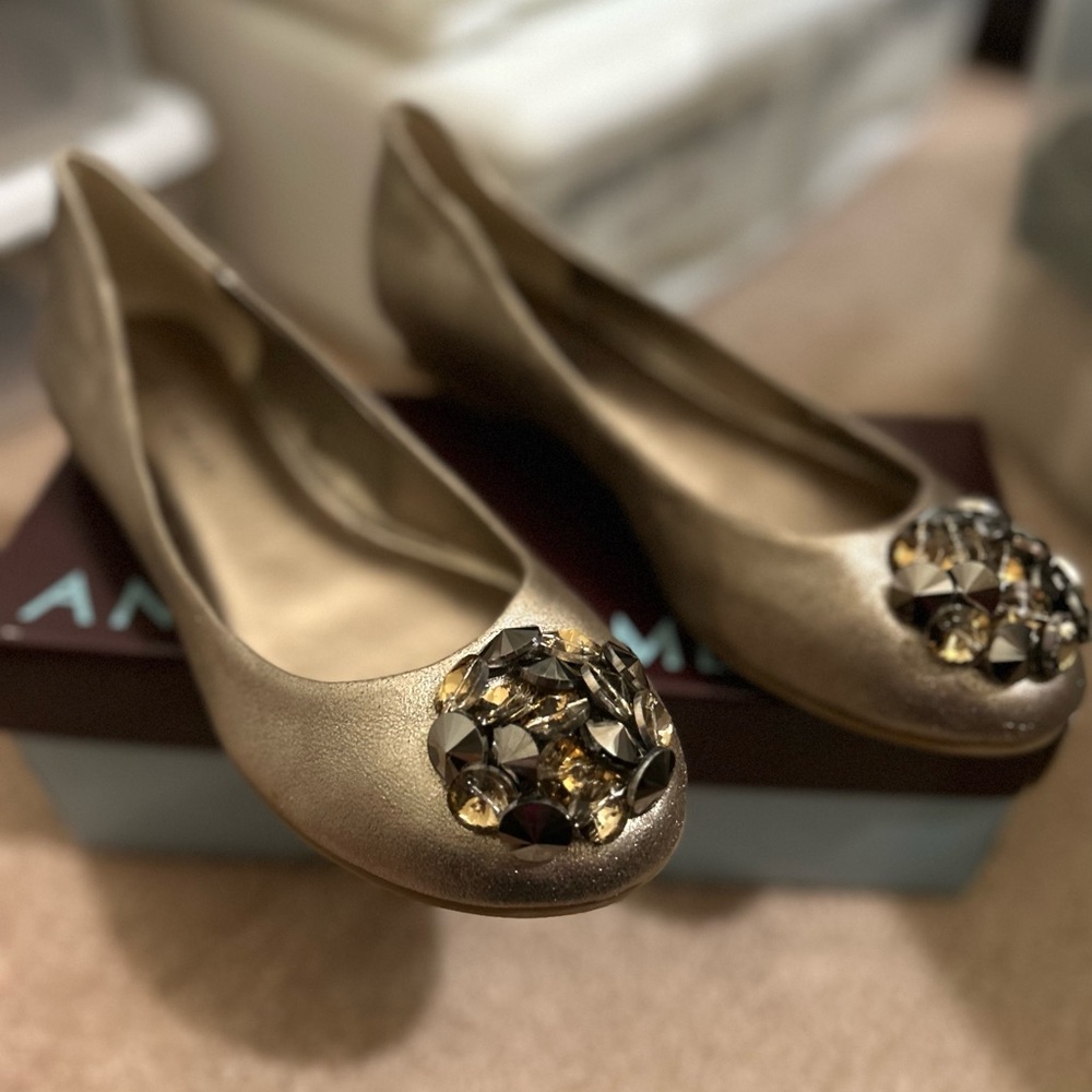 Ladies shoes 8.5